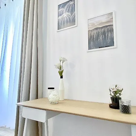 Le Convivial, Centre Apartment *