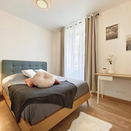 Le Convivial, Centre Apartment *