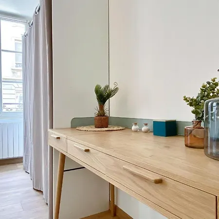 Le Convivial, Centre